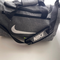 Спортен сак Nike, снимка 4 - Сакове - 42574792