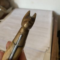 Красив дебел стоманен нож с месинг и куче, снимка 10 - Антикварни и старинни предмети - 44207476
