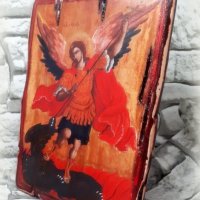 Икона Архангел Михаил убива Дявола 25/18 см, декупаж, уникат, снимка 4 - Икони - 42404494