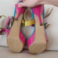 Цветни розови сини жълти сандали на ток, снимка 4 - Дамски обувки на ток - 36207973