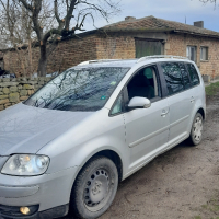 Volkswagen Touran 1.6 FSI на части, снимка 3 - Автомобили и джипове - 44824720