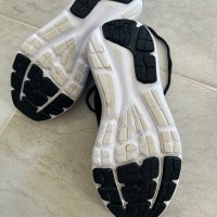 Дамски маратонки Under Armour Surge 3, снимка 3 - Маратонки - 41948339