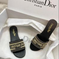 Намалени последни чифтове! Christian Dior дамски чехли реплика, снимка 1 - Чехли - 41557332