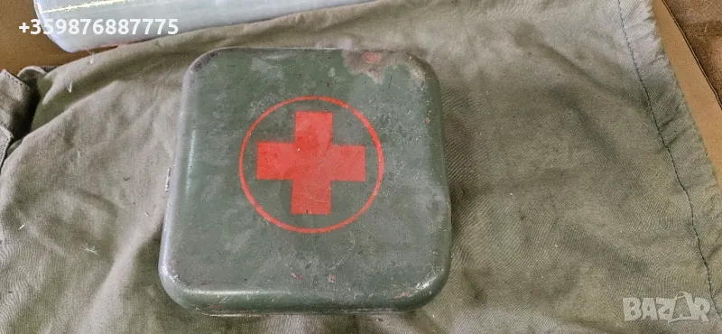 Ретро аптечка Руска руско руска военна Газ 69 Уаз 469 452 Буханка метална, снимка 1
