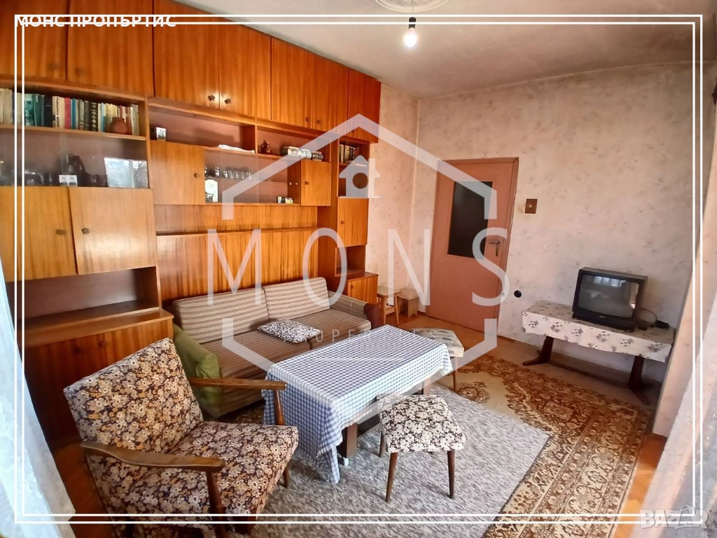 Просторен тристаен апартамент в централната част на гр. Севлиево., снимка 1