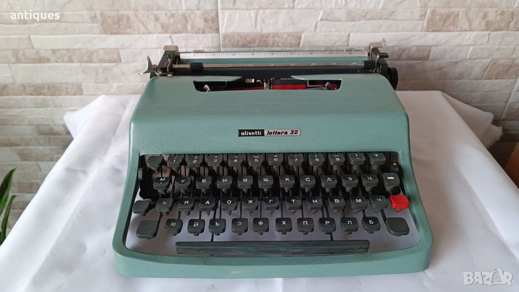 Стара пишеща машина Olivetti Lettera 32 - Italy- 1960" год., снимка 1