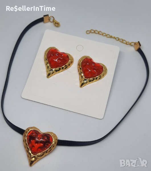 Нов комплект от обеци и чокър със сърца, снимка 1