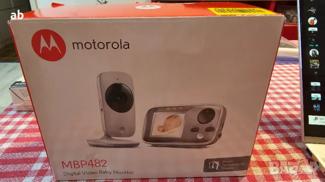 Видео Бейбифон Motorola MBP 482 пълен комплект