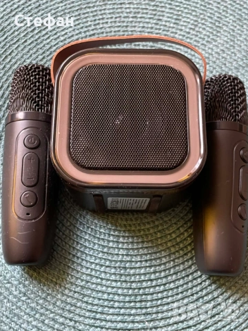 Мини bluetooth караоке говорител с 2 микрофона + подарък, снимка 3 - Караоке - 53401147