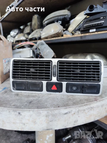 VW Golf Mk4 Централна решетка на вентилационния отвор за таблото 1J0819734 ASR 