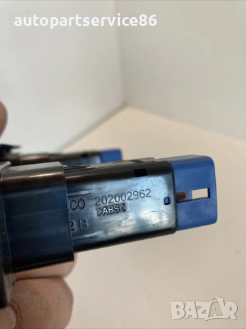 Бутон за превключвател на отопляем седалка за KIA Magentis 2.0 CRDi (2009) 621W05010, снимка 2 - Части - 53269910