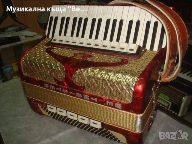 Акордеон Велтмайстер 120 баса с куфар, снимка 3 - Акордеони - 52877265