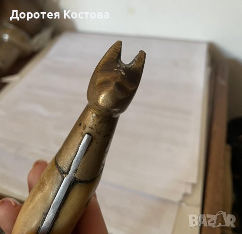 Красив дебел стоманен нож с месинг и куче, снимка 10 - Антикварни и старинни предмети - 44207476