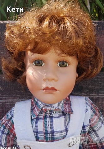 Порцеланова кукла момче