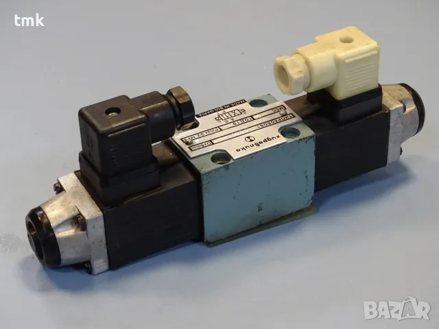 Хидравличен разпределител "Хидравлика" тип РХ 06081 220/50АМ 320Bar hidraulic valve, снимка 2 - Резервни части за машини - 47490498