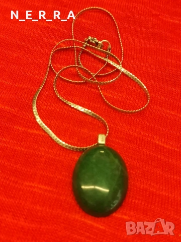 Медальон с естествен камък-нефрит
