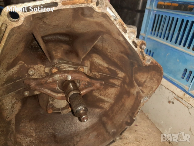 Скоростна кутия, кардан и селектор за Мерцедес 124, снимка 2 - Части - 53406199