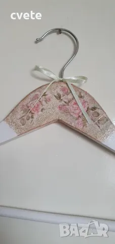 Дървени закачалки за дрехи, винтидж стил с декупаж, снимка 12 - Други стоки за дома - 47766325