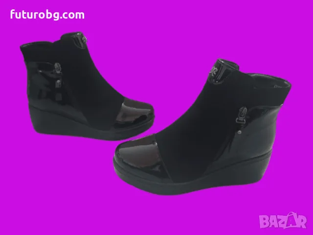 Елегантни дамски черни боти на лека платформа с лачен акцент отпред и отстрани