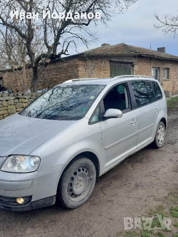 Volkswagen Touran 1.6 FSI на части, снимка 3 - Автомобили и джипове - 44824720