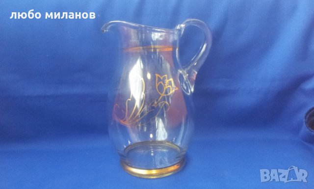 Кана за вода със златни шарки