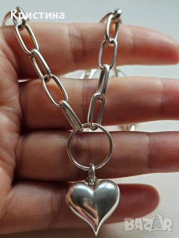 Красиво сребърно колие със сърце