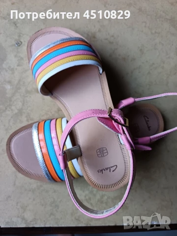 детски сандали Clarks, снимка 3 - Детски сандали и чехли - 50930309