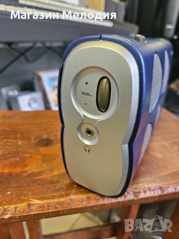 Радио Grundig Music Boy 40 В перфектно техническо и много добро визуално състояние., снимка 7 - Радиокасетофони, транзистори - 52659851