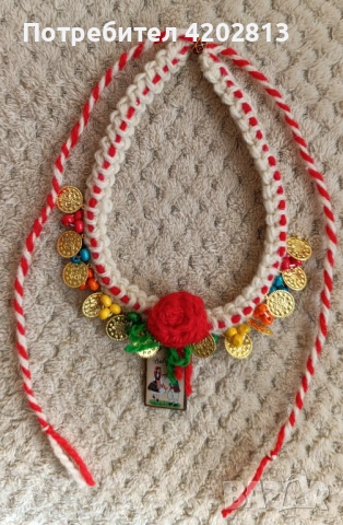 Ръчно изработени колиета за Баба Марта . От вълнена прежда 