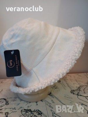 Кокетна зимна шапка с периферия Крема, снимка 2 - Шапки - 39041990