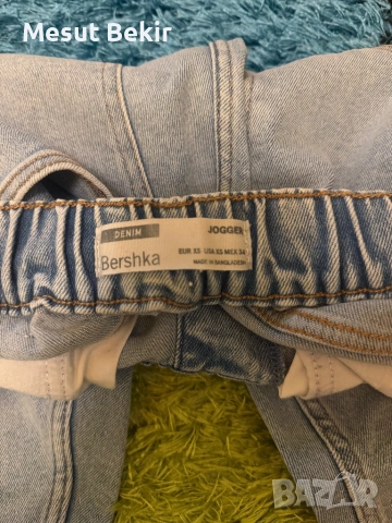 Дънки на BERSHKA, снимка 3 - Дънки - 53576463