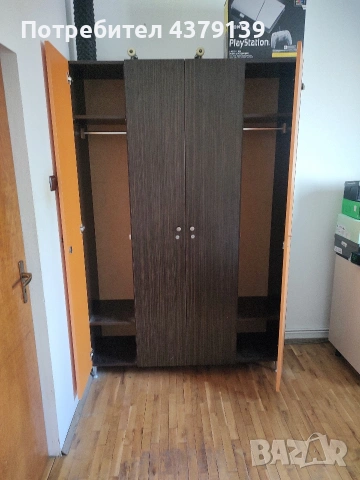 Гардероб 4 крила с ключалка на всяко крило, снимка 3 - Гардероби - 53785805
