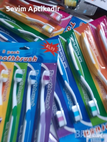 Нови четки за зъби