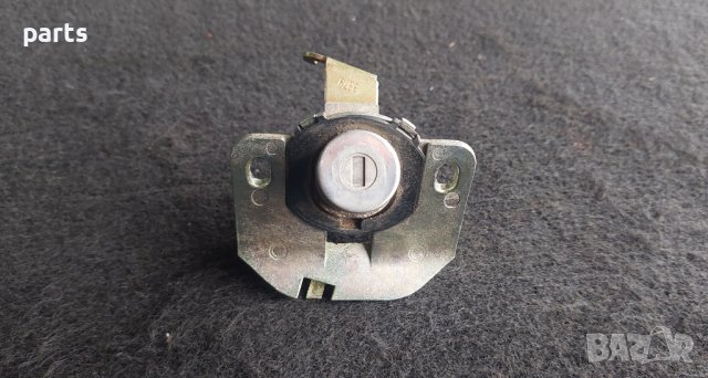 Ключалка Заден Капак Лексус ИС200 N, снимка 2 - Части - 41548727