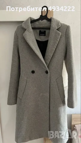 Bershka-сиво дамско палто XS
