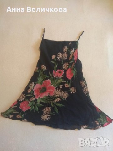 Къса черна пола с макове