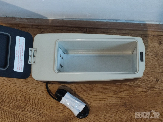 Автомобилен хладилен подлакътник (12V). Хладилна кутия - с режим затопляне или охлаждане, снимка 3 - Аксесоари и консумативи - 52425715