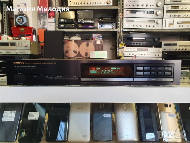 Тунер Onkyo T-4530 В отлично техническо и визуално състояние.