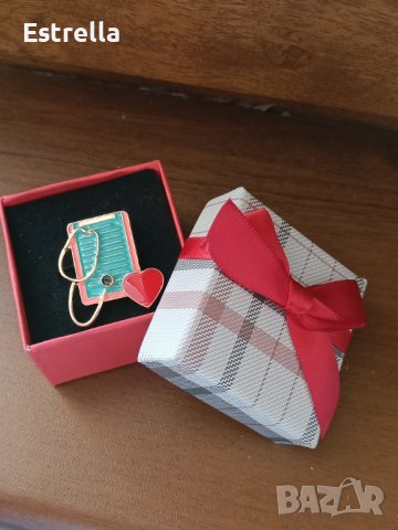 Различни модели брошки за подарък на лекар , снимка 2 - Други - 37459530