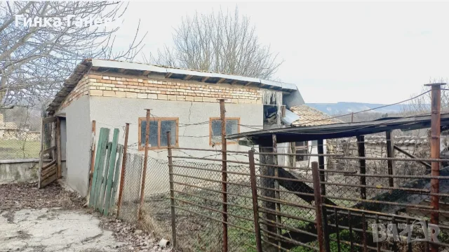 Селска къща с 1345 м² двор, гараж и стопански постройки.  Директно от собственика ., снимка 13 - Къщи - 55993683
