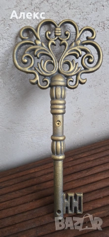 Много голям чугунен ключ– 34см