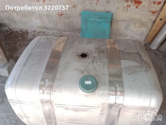 резервоар, снимка 4 - Части - 47660364