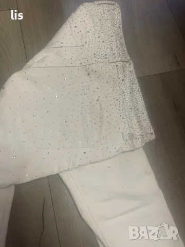 Бели дънки с камъчета, снимка 4 - Дънки - 47315689