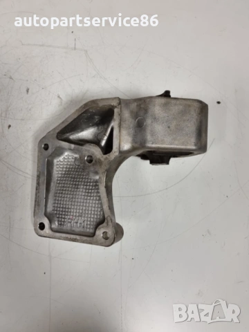 Дясна стойка на двигател за Jeep Commander 3.0 CRD (2010) 52090308AE, снимка 2 - Части - 53469401