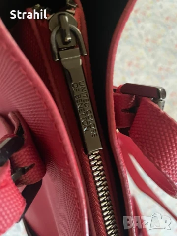 Червена чанта за рамо United colors of Benetton, снимка 3 - Чанти - 51319594