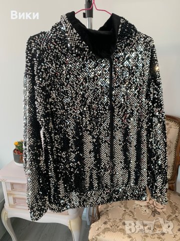 Дамска блуза с паети на размер М, снимка 5 - Блузи с дълъг ръкав и пуловери - 44430958