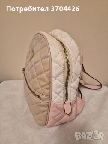 Раница GUESS, снимка 2 - Чанти - 53135430