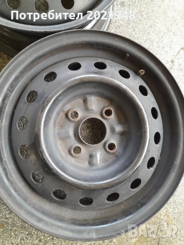 Продава две джанти Тойота Ярис,14 цола,4 болта, снимка 3 - Гуми и джанти - 53085879