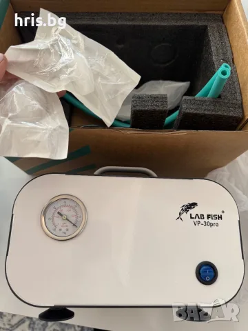 Лабораторна вакуум помпа Lab Fish VP-30pro (Преносима безмаслена помпа с манометър)