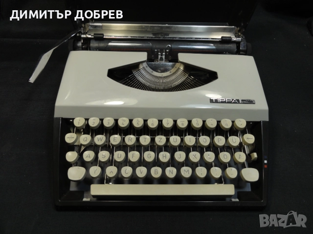 СТАРА РЕТРО ПОРТАТИВНА ПИШЕЩА МАШИНА TRIUMPH TIPPA S